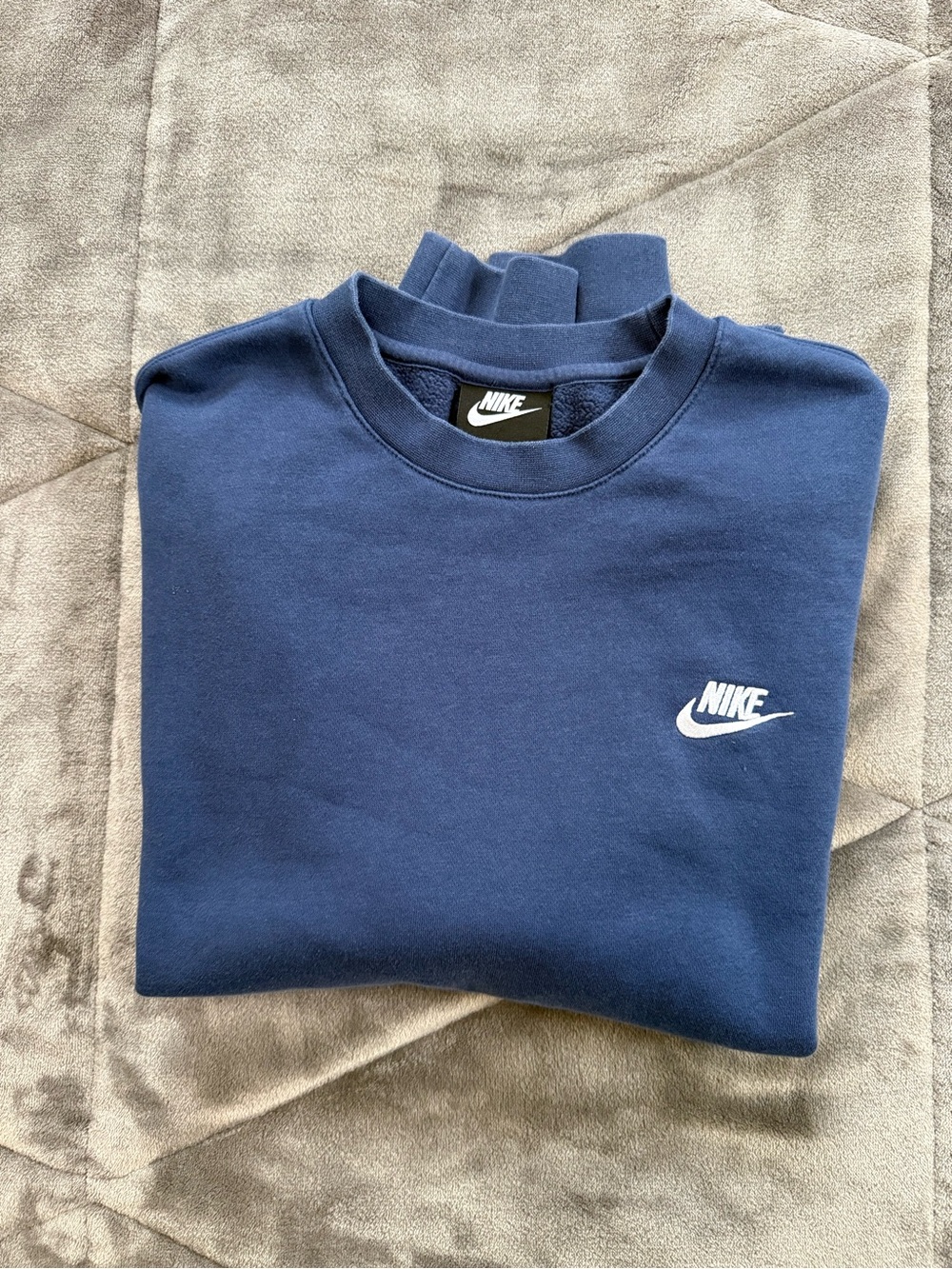 Nike Men's Navy Blue Crewneck Sweatshirt